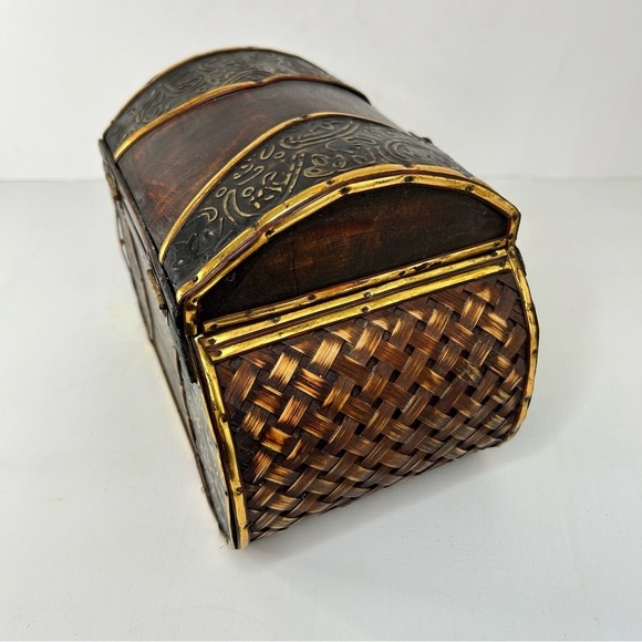 Vintage Wooden Metal Wicker  Trinket Box with Lid and Latch - Picture 6 of 12